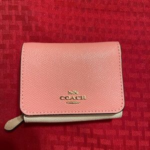Coach Crossgrain Leather Trifold Small Wallet